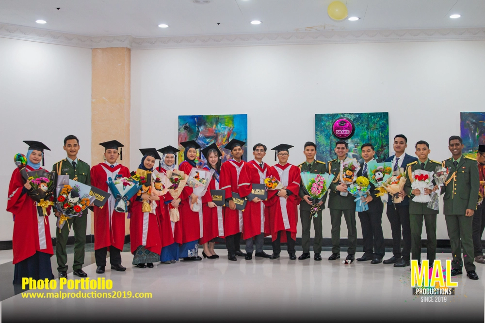 Gaduation Convocation PWTC Family Portfolio MAL 2019 -21.webp